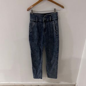Holister Ultra high rise mom jeans